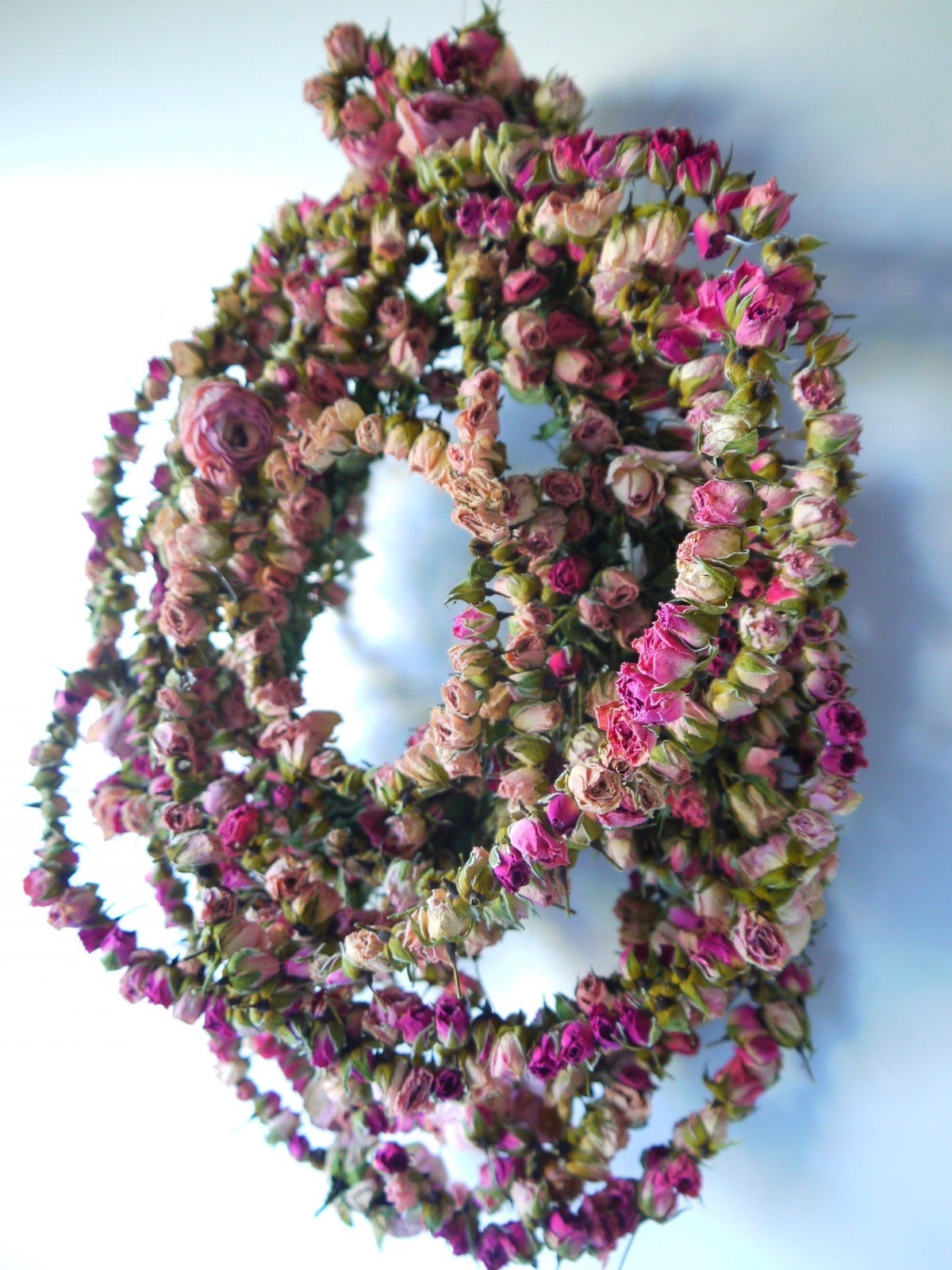 DRY ROSE ROPE & WREATH