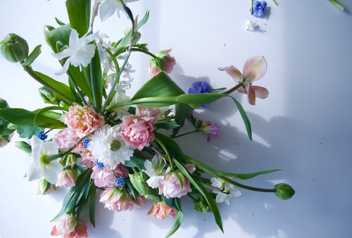 MEDIUM FLOWERS IN A VASE.